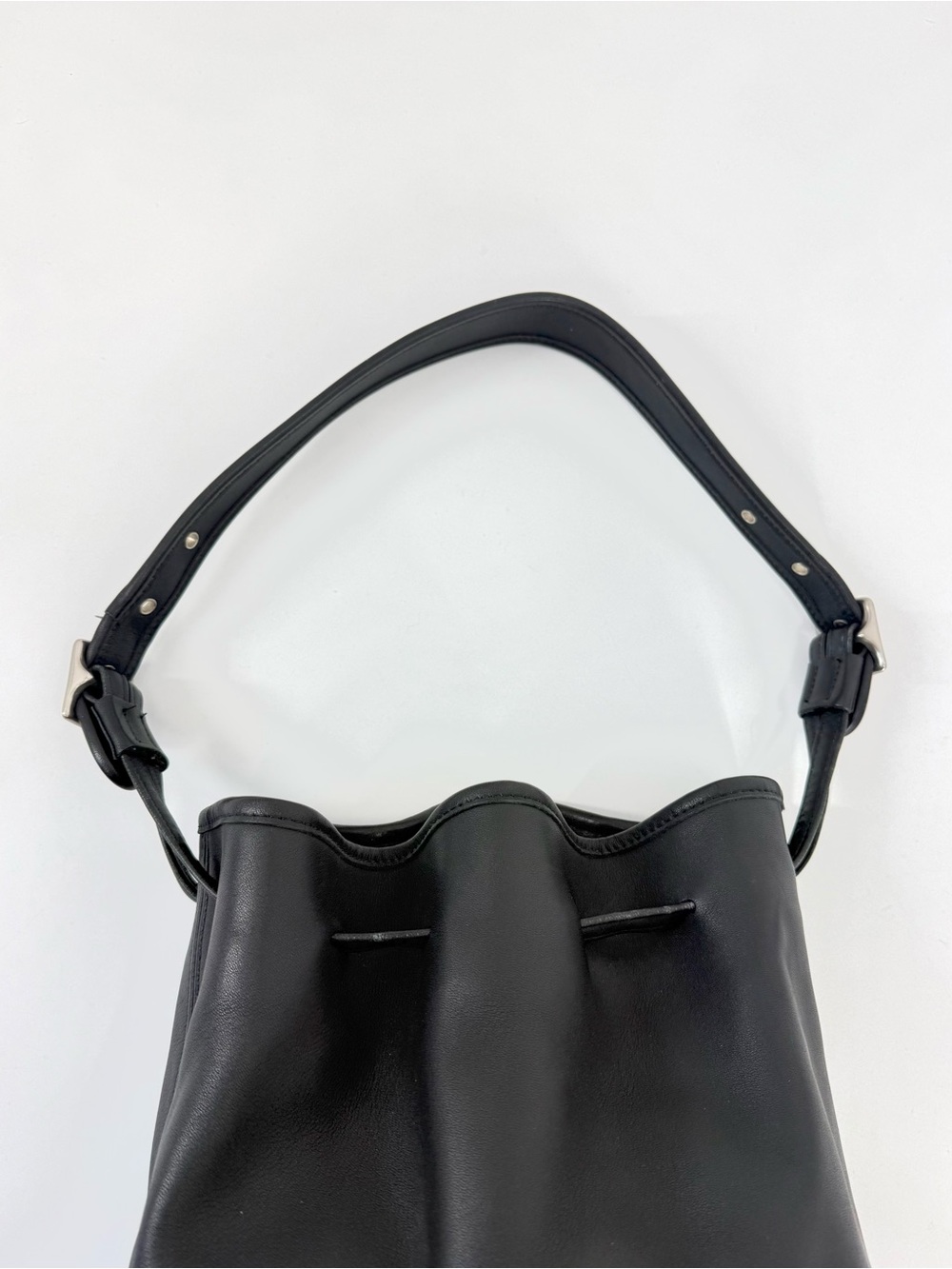 Coach 9165 Vintage Legacy Buttery Soft Black Leather Drawstring Bucket Bag Purse - Picture 7 of 13